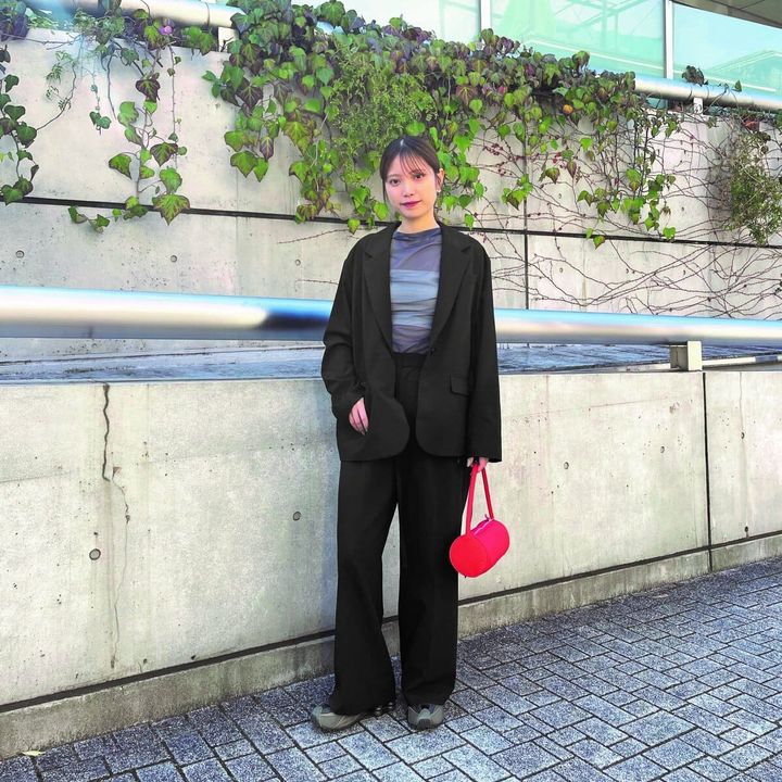 【SNAP】ハイテクスニーカーでこなれ感を♡ 岡田美里さん