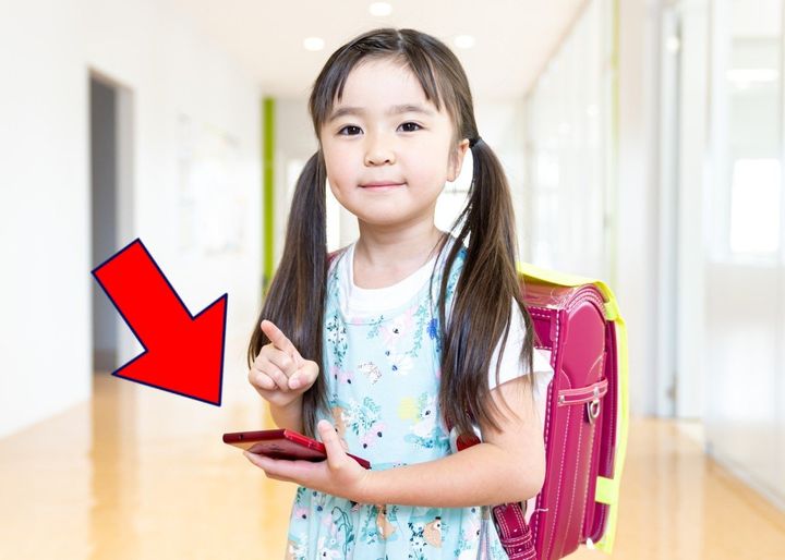 小学生のスマホデビューには多くのリスクが…