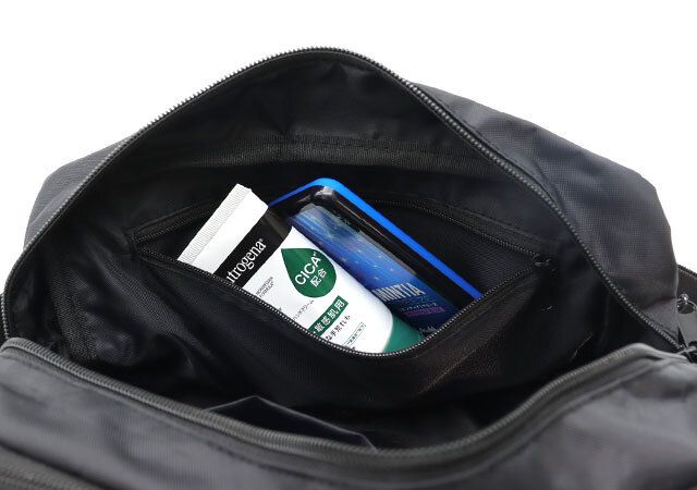 WOODS黒バッグ付録レビューファスナーポケット