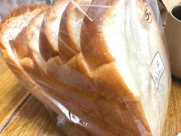 大人気の食パン