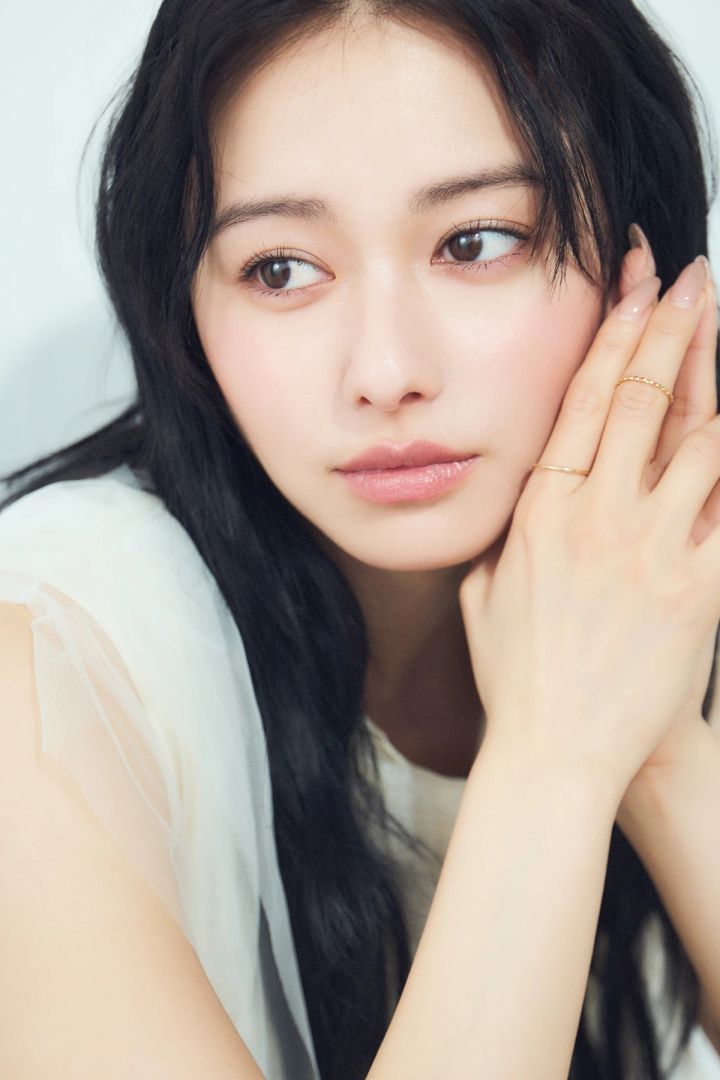 山本舞香さん 『人気ヘア＆メイクアップアーティストの北原 果さんが提案！ 決定版2025夏の旬顔レシピ』vol.1