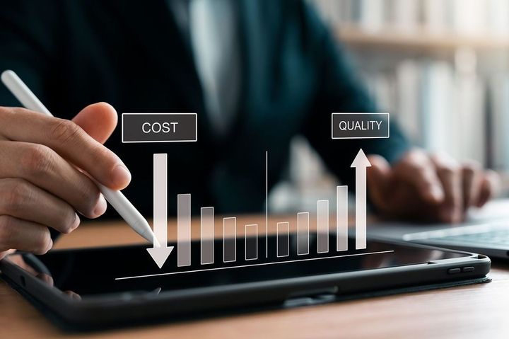 費用対効果を分析する人