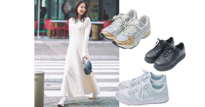 白ワンピースにアシックスのスニーカーを合わせたコーデとオニツカタイガーの黒スニーカーとナイキのダンク