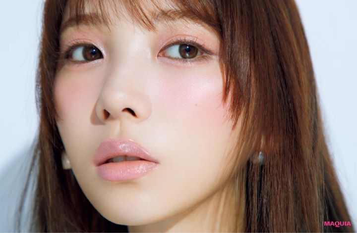 与田祐希さんが夏を楽しむ「涼盛メイク」に挑戦！ ミルキーなピンクLipで透明感をひとり占め_3