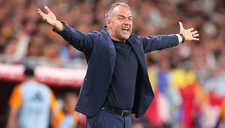 スペイン名門6選手が練習に遅刻…ドイツ人指揮官は不満げなリアクション