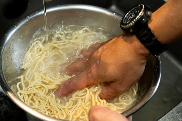 初心者キャンパーも手軽に作れる野菜たっぷりの簡単キャンプ飯とは？