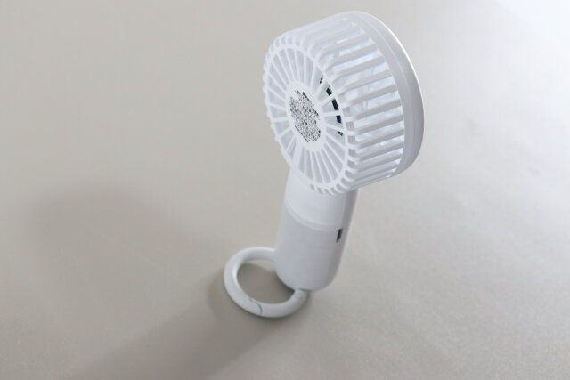 ミニ扇風機（充電式、クリップスタンド付） スタンド