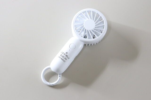 ミニ扇風機（充電式、クリップスタンド付）