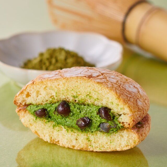 シャトレーゼの宇治抹茶ブッセ