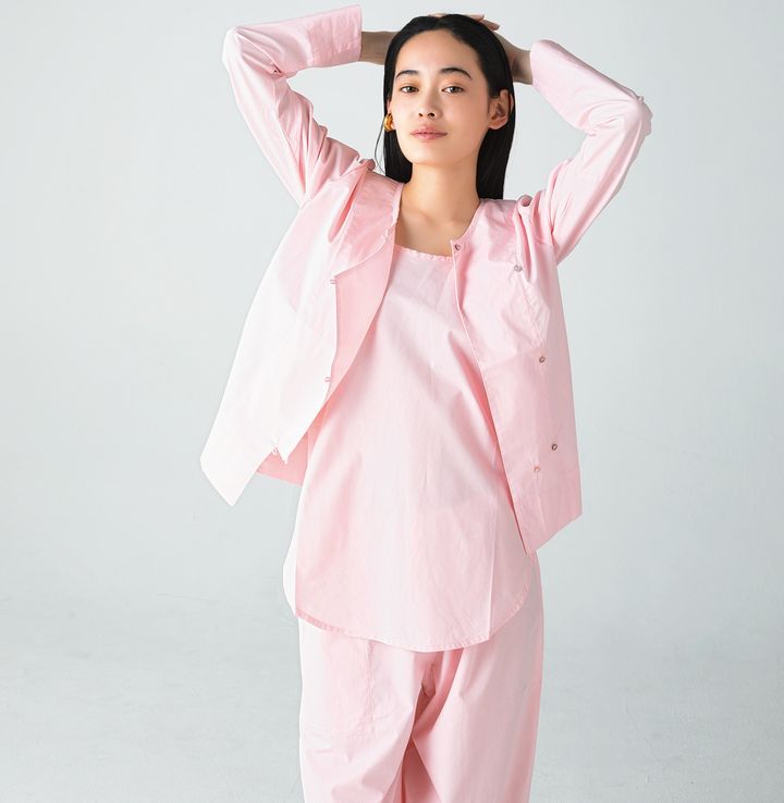 気持ちまで柔らかくなる優しいペールピンクのセットアップ