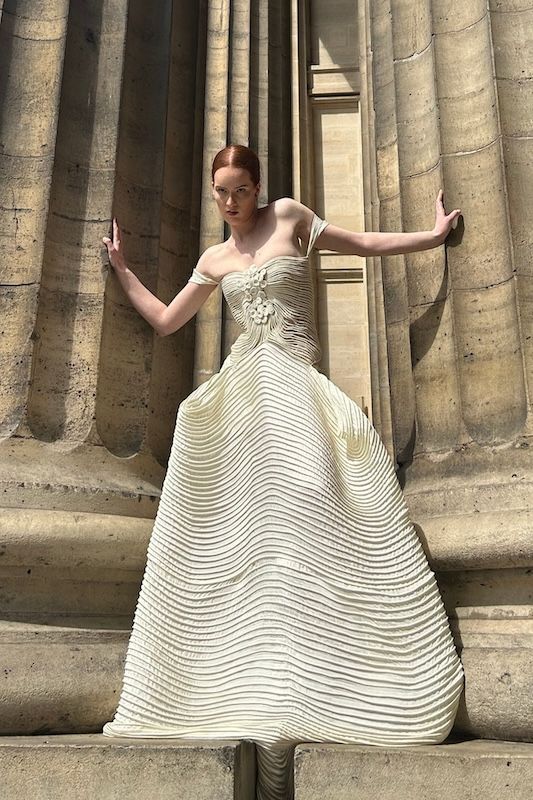 バイシャリ・S・スタジオ 2026年春夏ブライダルコレクションより。