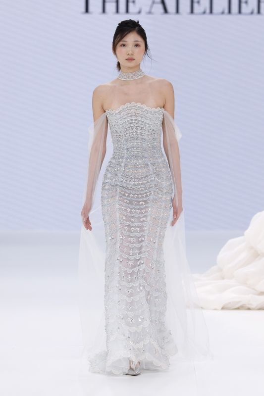 ジ・アトリエ 2026年春夏ブライダルコレクションより。