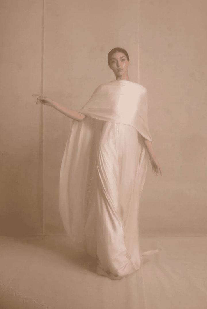 コルタナ 2026年春夏ブライダルコレクションより。