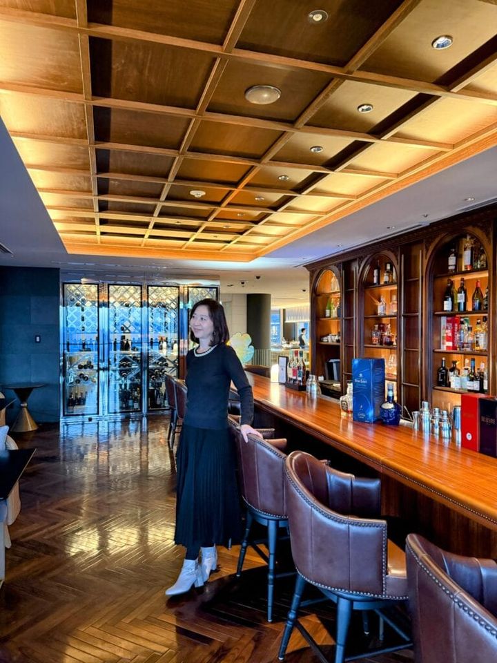 ザ・バーの店内。しっぽりバータイムはまたの機会に