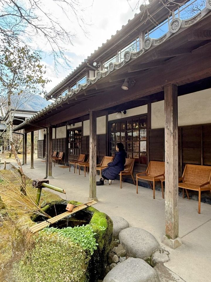 「亀の井別荘」は、趣ある佇まい