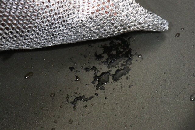 アルミ蒸着ポリエステルメッシュクリーナー2P 使用例 フライパン