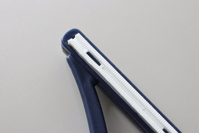 ペットの抜け毛取りクリーナー 凹凸ブラシ