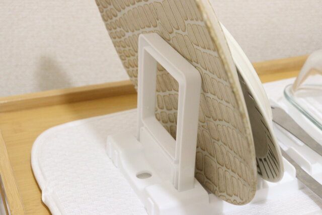 ダイソーの大皿に使える水切りディッシュスタンド