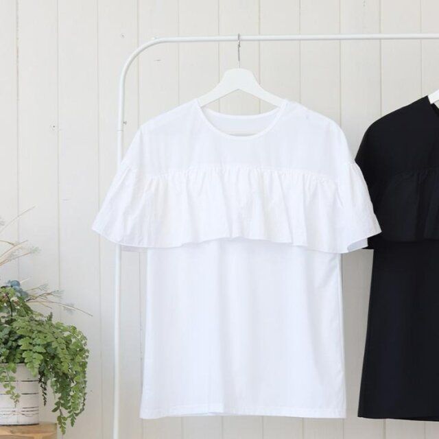 しまむらのフリルデザインブラウス