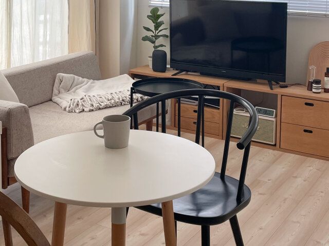 家具の脚は華奢なものを