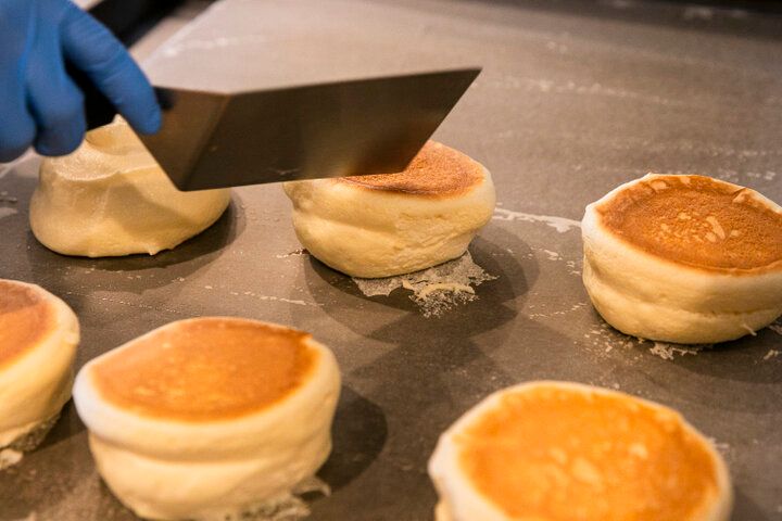 横浜の絶景とハワイ気分が楽しめる♪ふわっふわパンケーキが魅力の「Merengue Makana」