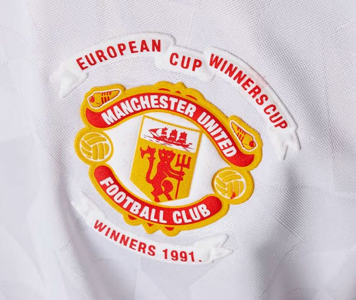 マンチェスター・ユナイテッドに「欧州優勝」を称える復刻ユニフォームが登場！90年代を“完璧に再現”