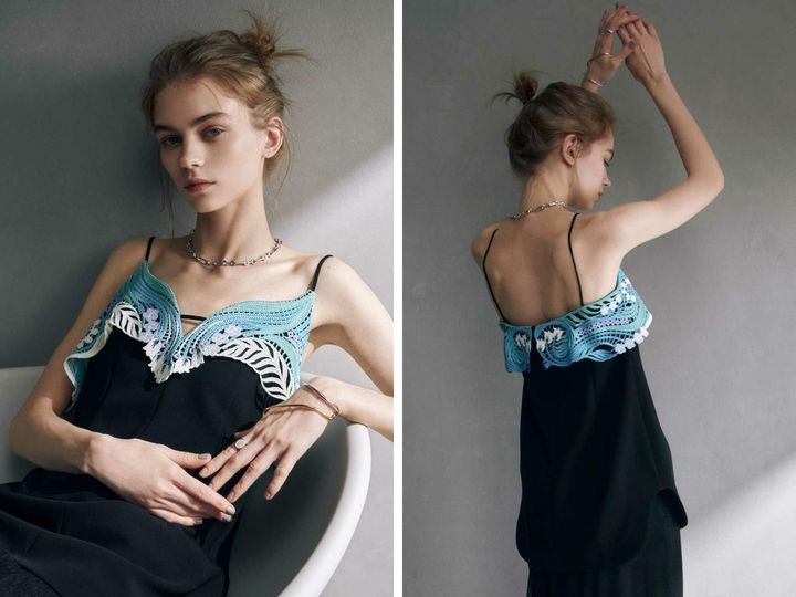 画像: 「Embroidered Camisole Top」￥69,300【マメ クロゴウチ】 出典：パリゴ
