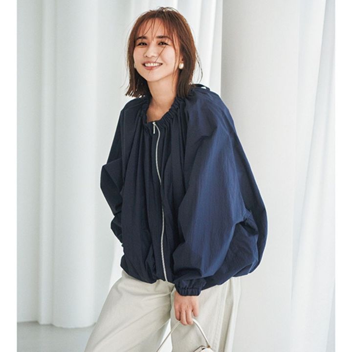 [THREE SQUARE]撥水コクーンギャザーブルゾン_モデル_前