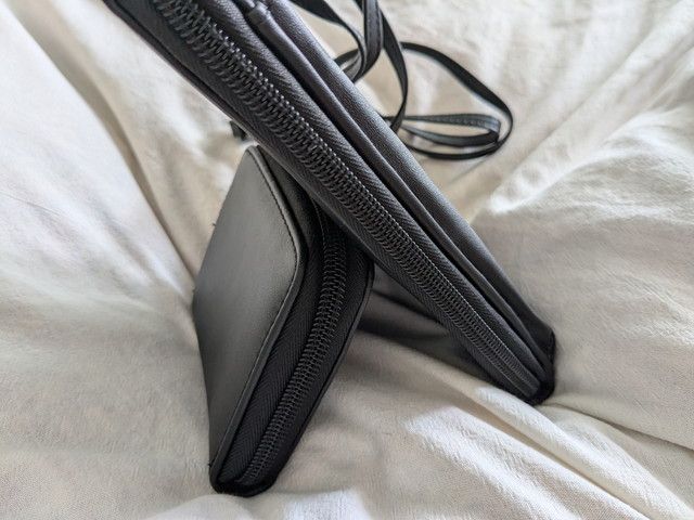 自立するお財布スマホショルダーバッグ