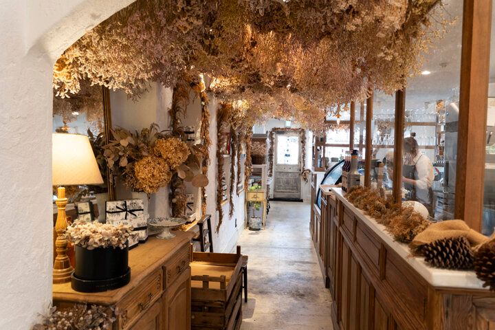 まるでフランスへ旅をする気分 ♪ 京都・西陣「cafe cirque」できらめくミニタルトを