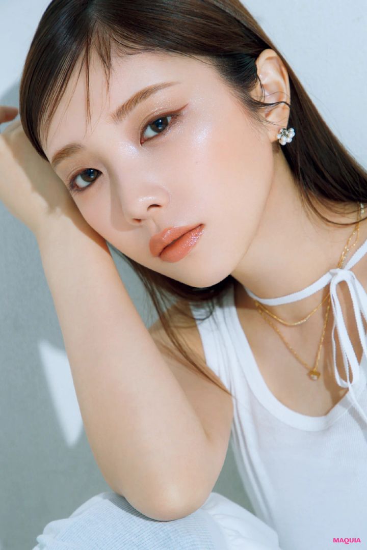 与田祐希さんが体現、爽やかハイライトでつくる夏の「涼盛り顔」。うだるような暑い日も涼しげに