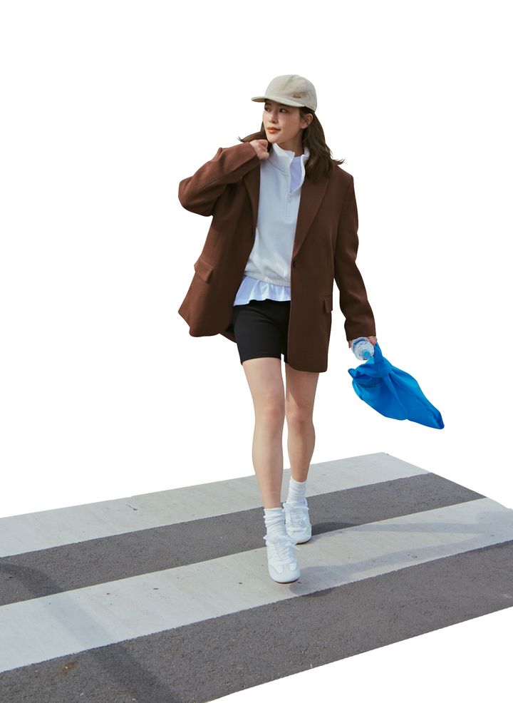 ボルサリーノのキャップを今どきスポーティに合わせたコーディネート。