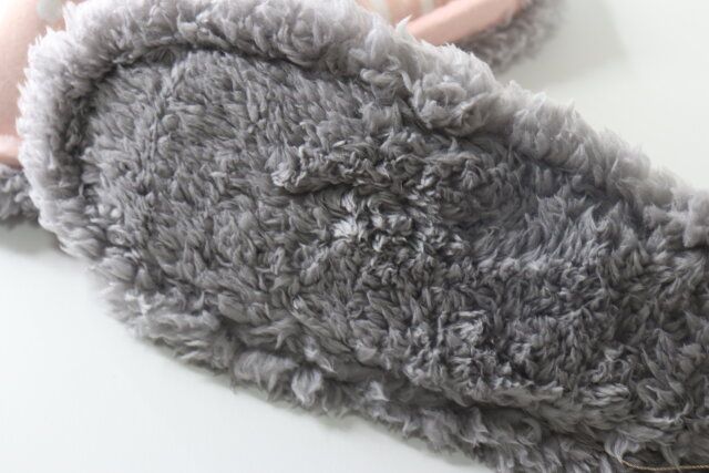 ダイソー 掃除スリッパ アニマル 足裏 掃除