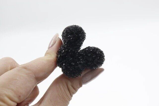 ダイソー×ベアーズのコラボ商品の洗面台の髪と汚れを取るスポンジ