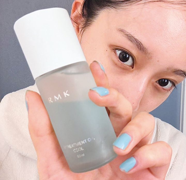 爽やかな香りに包まれて肌も心もリフレッシュ。人気のオイル美容液にひんやり心地いいクールタイプが登場。清涼感のあるフローラルシトラスの香りも夏にぴったり。