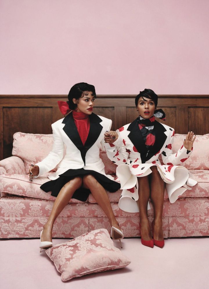 ガーリィに楽しむツインルック <br /> 「どうしてもドレスを着なければならないなら、ドレスを着ます。でも、スーツには何かとても力強いものを感じるのです」と語るのは、歌手・俳優で間もなく公開されるタイラー・ペリーの映画『Straw（原題）』に出演するテヤナ・テイラー（左）だ。隣はアリーシャ・ハリスが自身の戯曲を映画化した『Is God Is（原題）』に出演予定のジャネール・モネイ。<br /> 〈Teyana〉ジャケット ¥498,300 シャツ¥238,700 スカート ¥397,100（すべて参考価格）／すべてMARNI （マルニ ジャパン クライアントサービス） シューズ／LE SILLA（www.lesilla.com） <br /> 〈Janelle〉ジャケット ¥478,500 シャツ ¥198,000 スカート ¥238,700（すべて参考価格）／すべてMARNI（マルニ ジャパン クライアントサービス） シューズ 参考商品／JIMMY CHOO（ジミー チュウ）