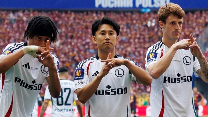 日本代表に呼ばれなくなった28歳、欧州で優勝に貢献する英雄ゴール！「日本のサムライが感動を与えた」と現地脱帽