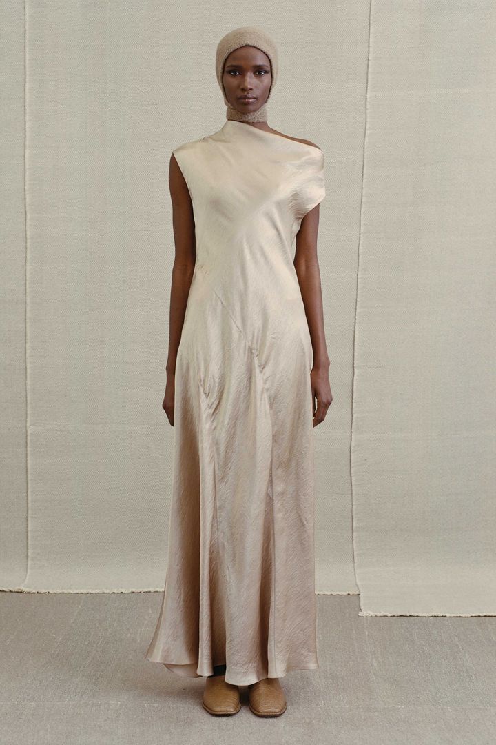 ローレン・マヌーギアン 2025-26年秋冬コレクションより。