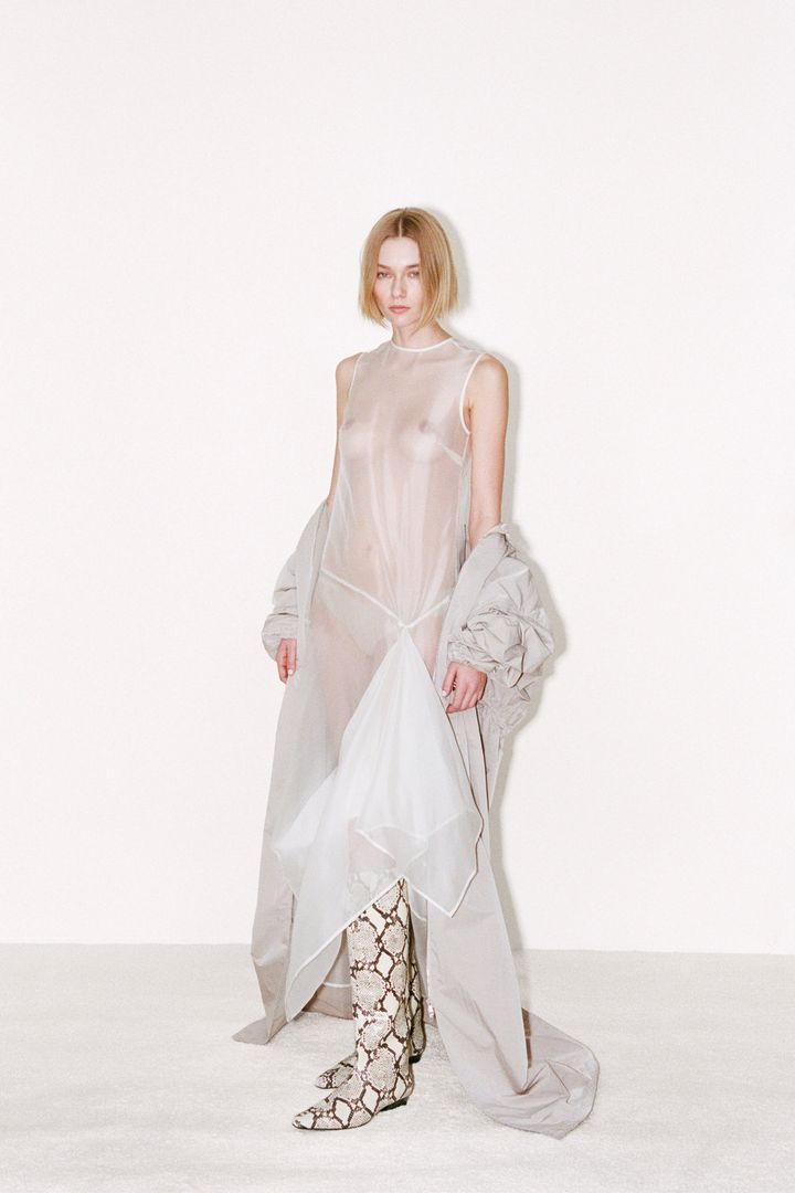 スタウド 2025-26年秋冬コレクションより。