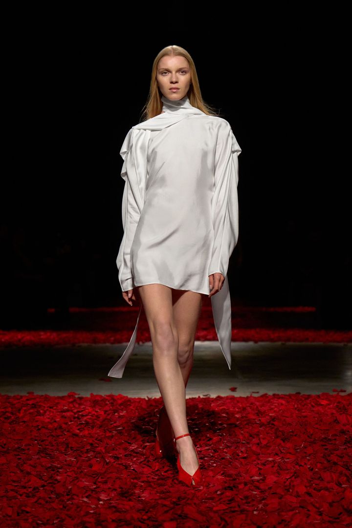 フェラガモ 2025-26年秋冬コレクションより。