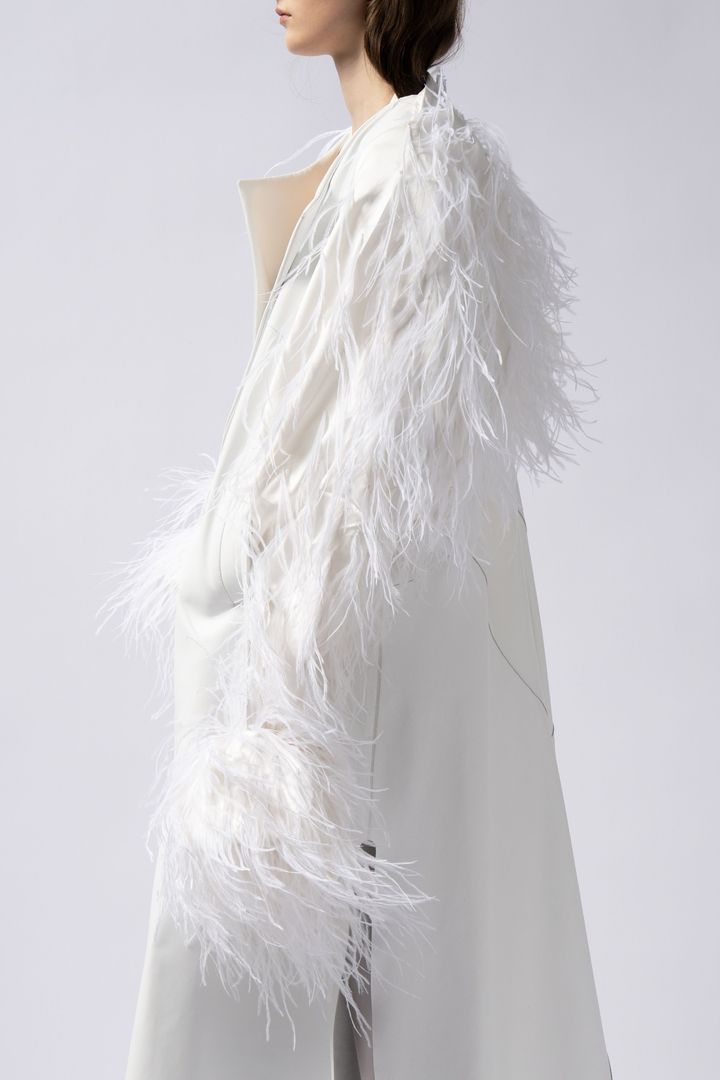 シャロン ワコブ 2025-26年秋冬コレクションより。