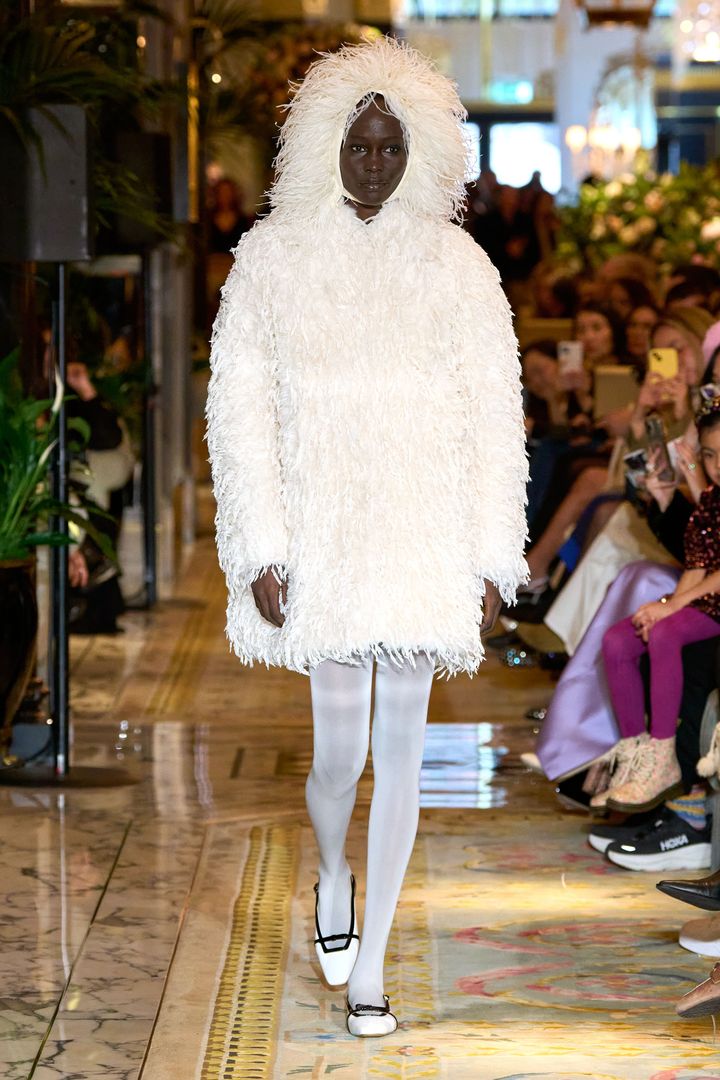 フーシャン・ツァン 2025-26年秋冬コレクションより。