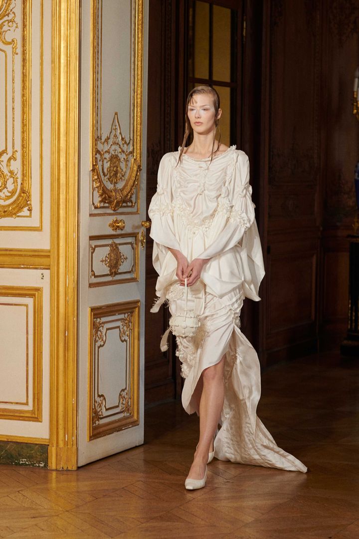 ロイシン ピアス 2025-26年秋冬コレクションより。