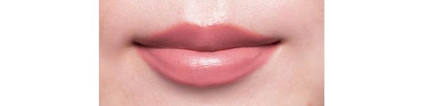 塗り比べ／エスティ ローダー ピュア カラー リップスティック クリーム 428