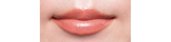 塗り比べ／SUQQU モイスチャー グレイズ リップスティック 107