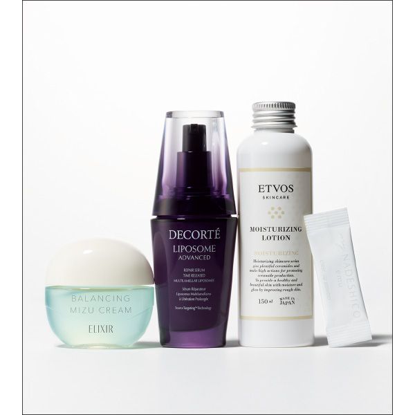 【左】エリクシール ルフレ バランシング みずクリーム 【中左】リポソーム アドバンスト リペアセラム 【中右】モイスチャライジングローション 【右】My NADESHICO クリアアップパウダー