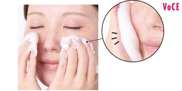 手や指が肌に触れないように泡はたっぷりと