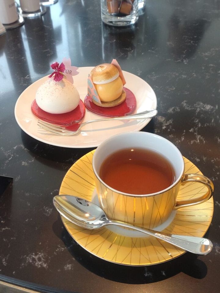 桜をテーマにしたケーキ