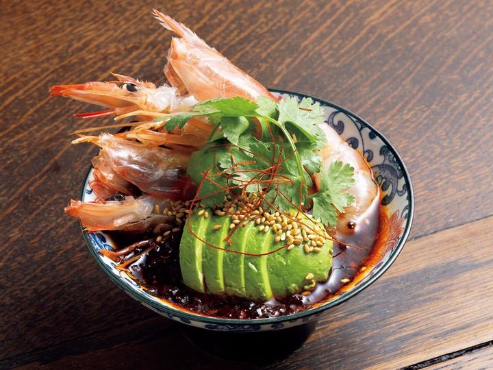 近鉄日本橋『我恵你好』の「生エビとアボカドとパクチーのよだれエビ」