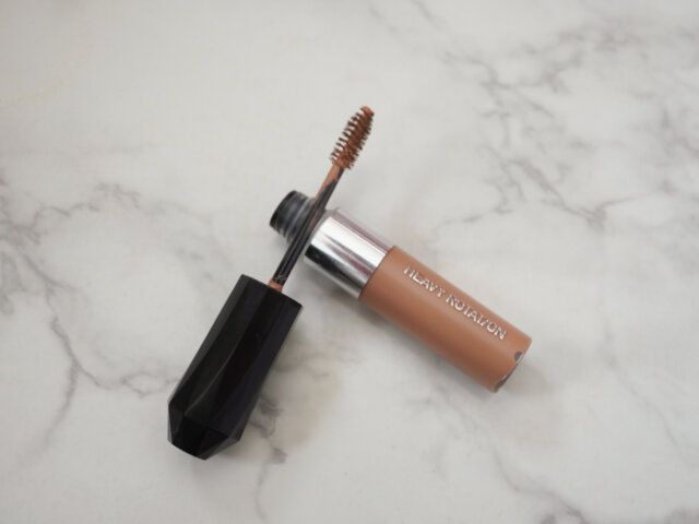 ヘビーローテーション「カラーリングアイブロウEX」14 シフォンベージュ